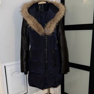 Stylish Fur-Trimmed Black and Navy Puffer Coat